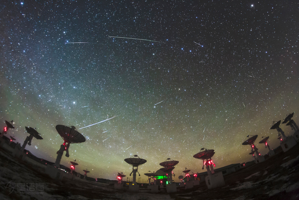 待譯-APOD20220108-QuadrantidsnorthernskyRadioTelescopeArray1024.jpg