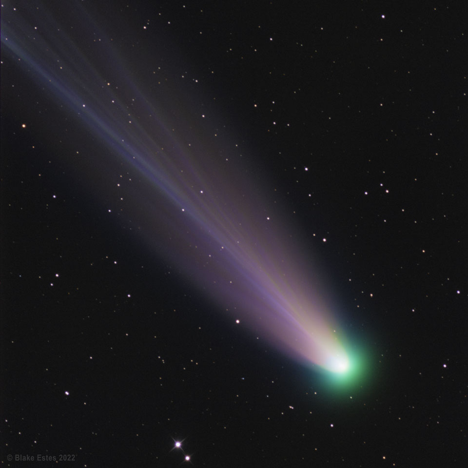 待譯-APOD20220112-CometLeonard_Estes_960.jpg