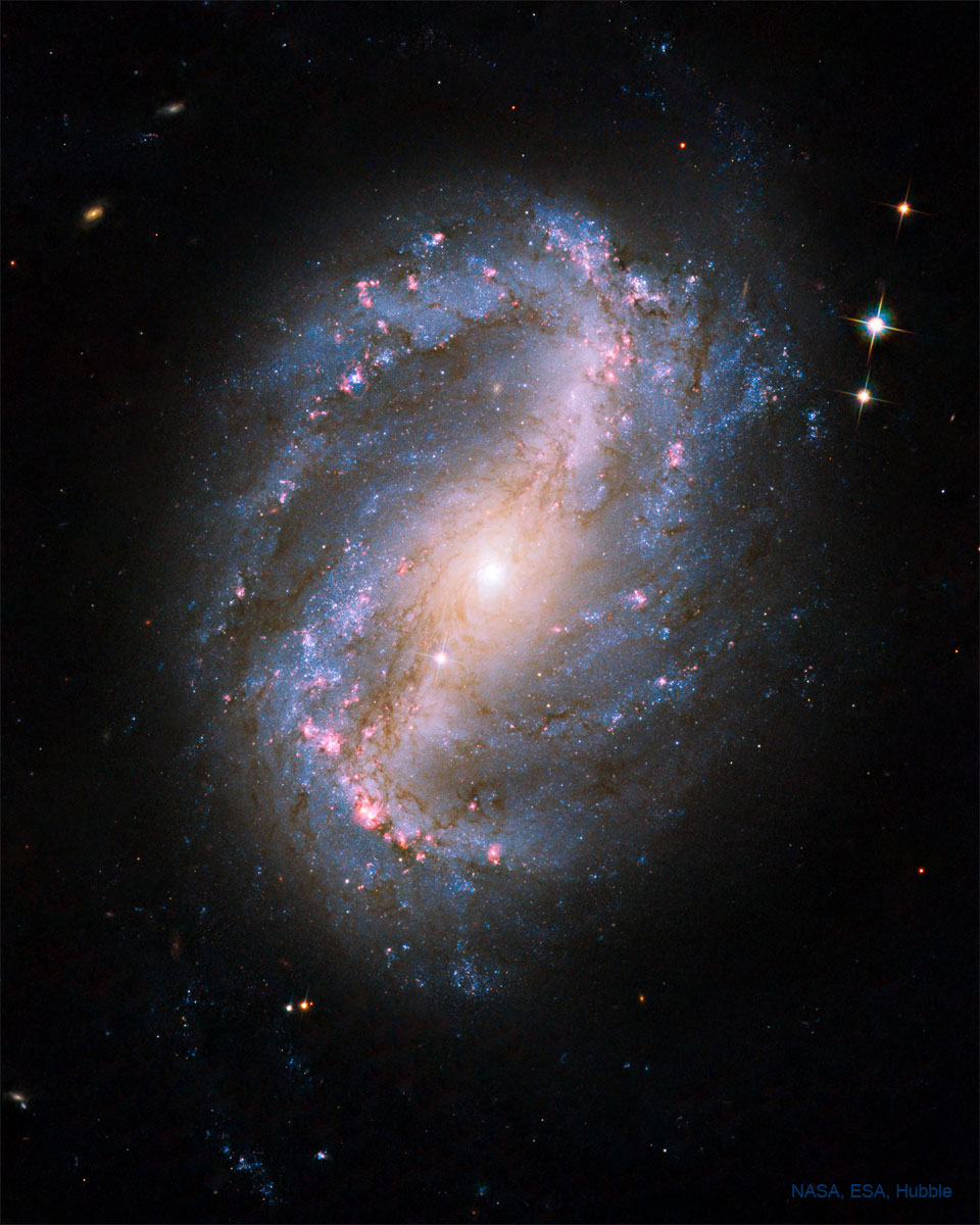 待譯-APOD20220221-Ngc6217_Hubble_960.jpg