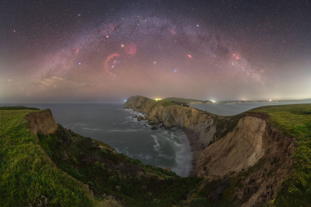 待譯-APOD20220312-PointReyesMilkyWayDanZafra1024.jpg