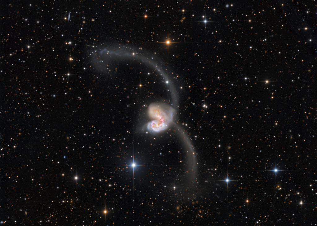 待譯-APOD20220331-Arp244-LRGB1024.jpg
