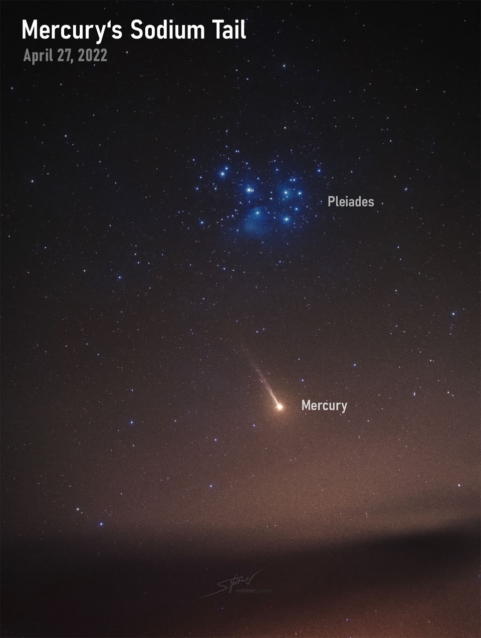 待譯-APOD20220503-MercuryTailPleiades_Voltmer_960_annotated.jpg
