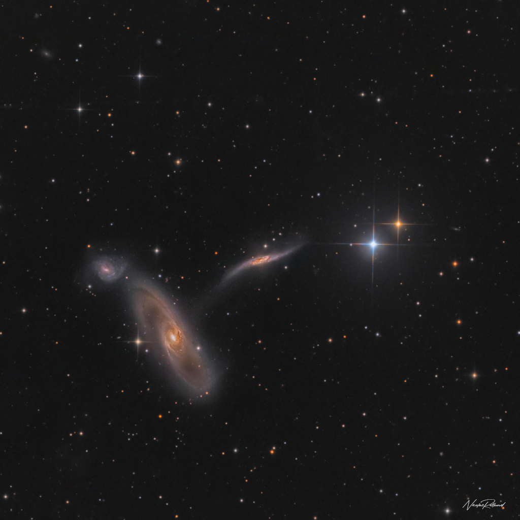 待譯-APOD20220610-Arp286-202203-CDK24-FLIPL9000-LRGB_NicolasROLLAND_signature_LD1024.jpg
