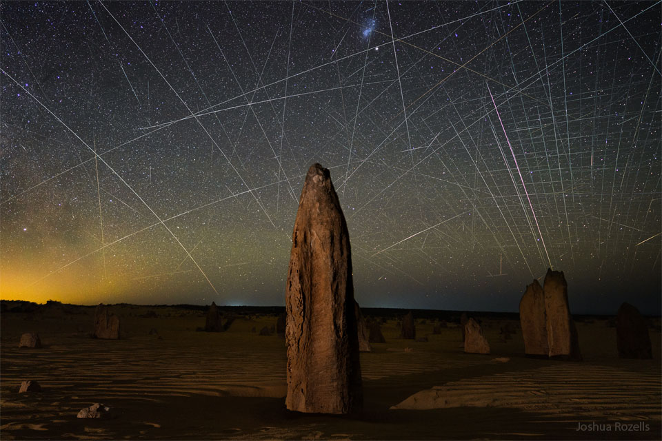 待譯-APOD20220613-StarTrailsPinnacles_Rozells_960.jpg