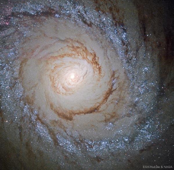 待譯-APOD20220731-M94_Hubble_960.jpg