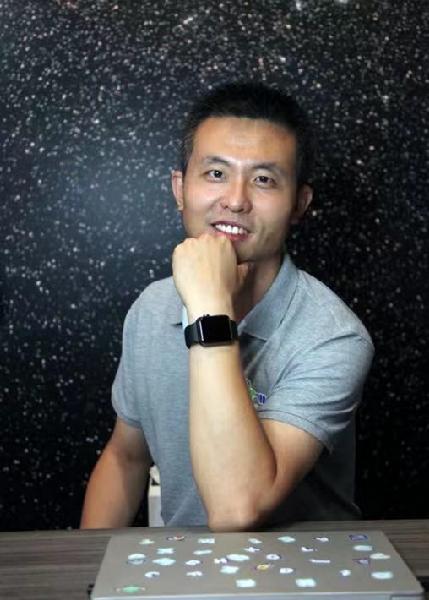 李昕.jpg