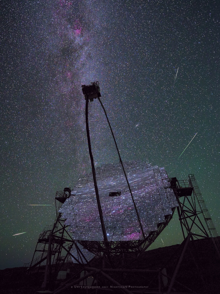 待譯-APOD20220811-MagicPerseid001_1024.jpg