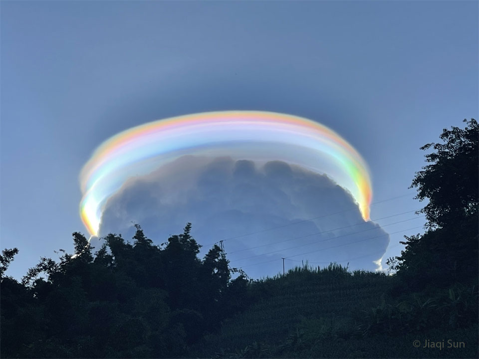 待譯-APOD20220906-Pileus_Jiaqi_960.jpg