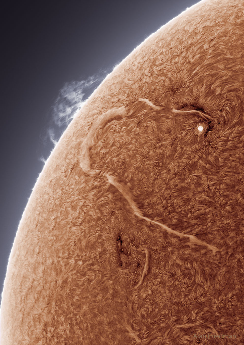 待譯-APOD20220913-SnakingFilament_Friedman_960.jpg