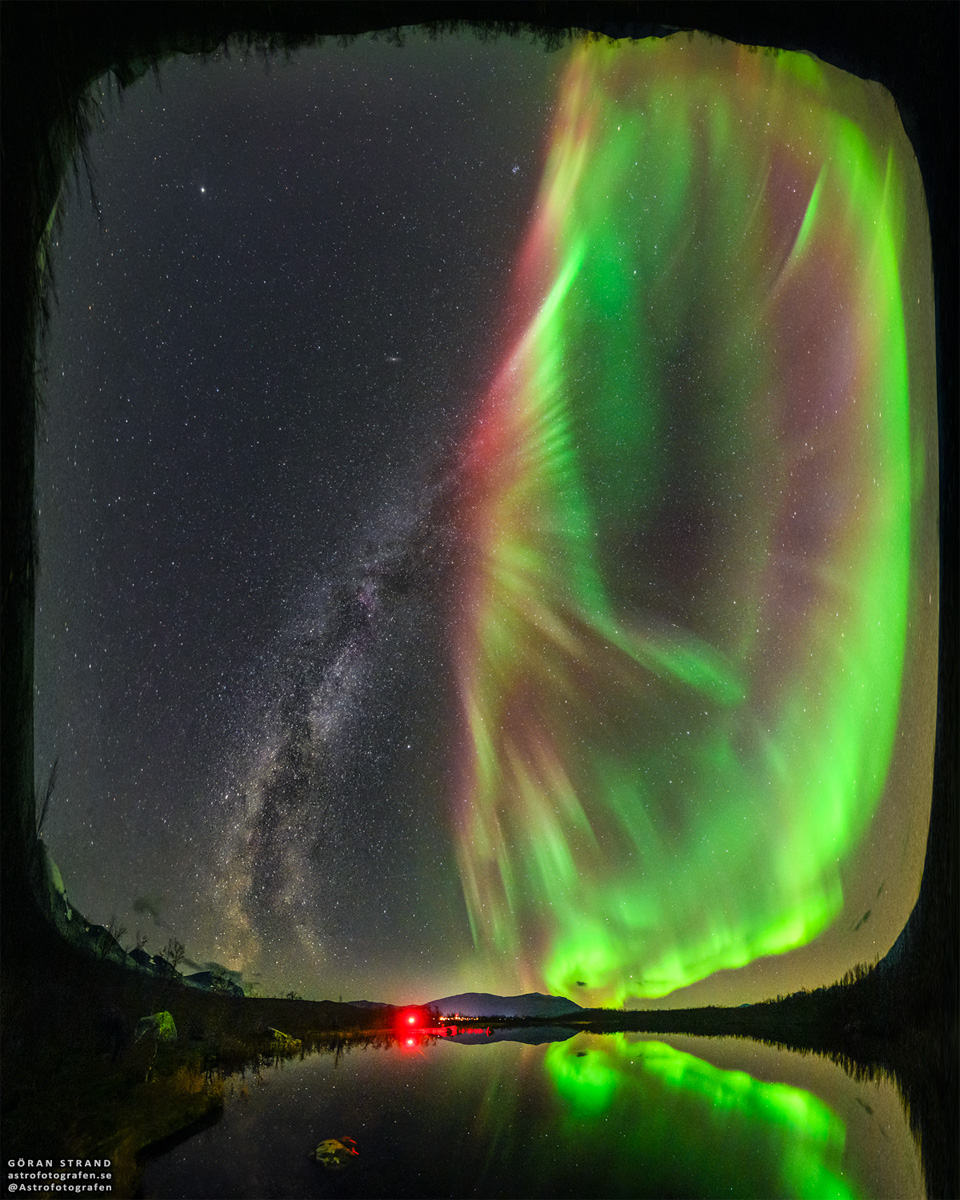 待譯-APOD20221018-GalaxyFlower_Strand_960.jpg