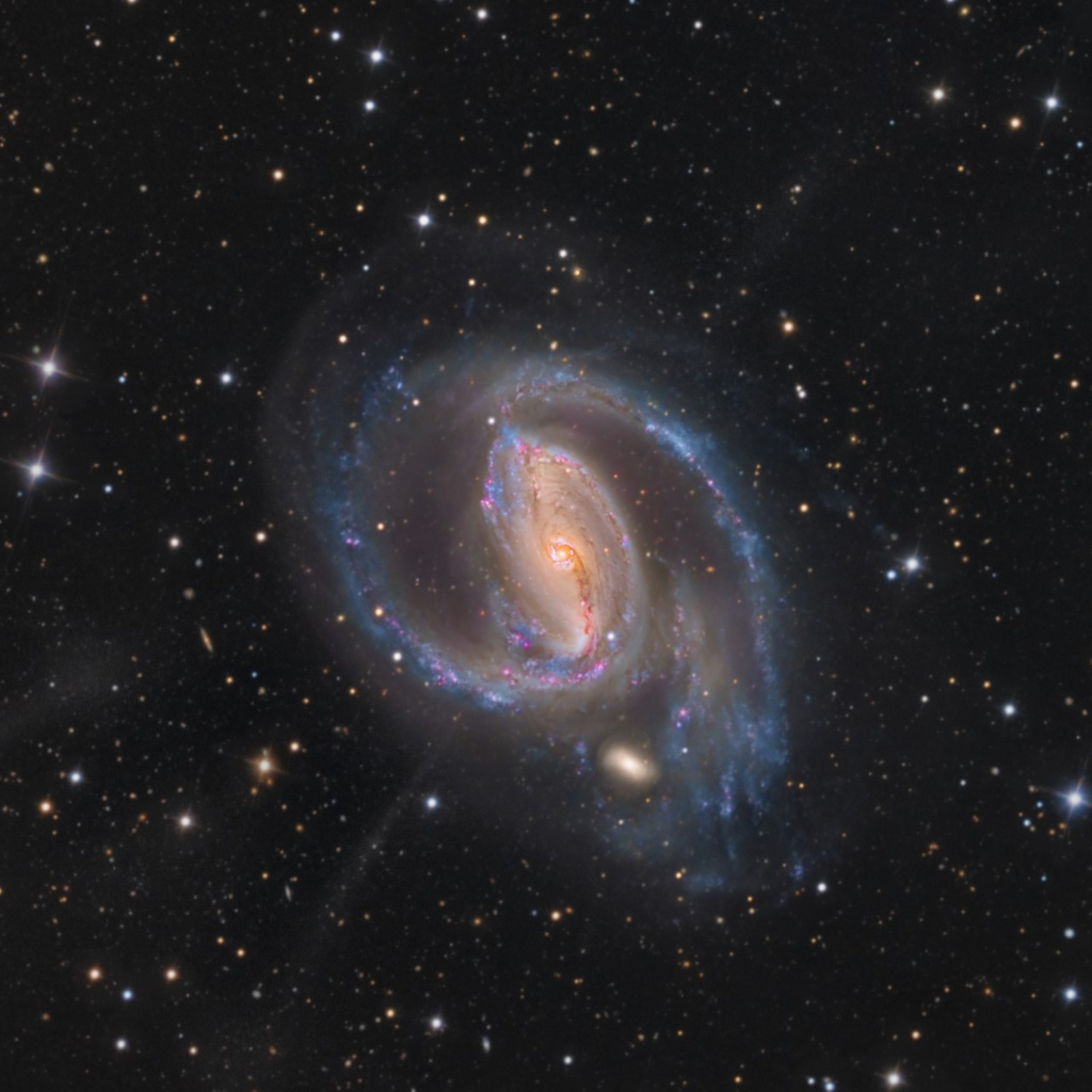 待譯-APOD20221116-NGC1097LRGB-Ha-Final-Crop-Jets-Rev-2_1024.jpg