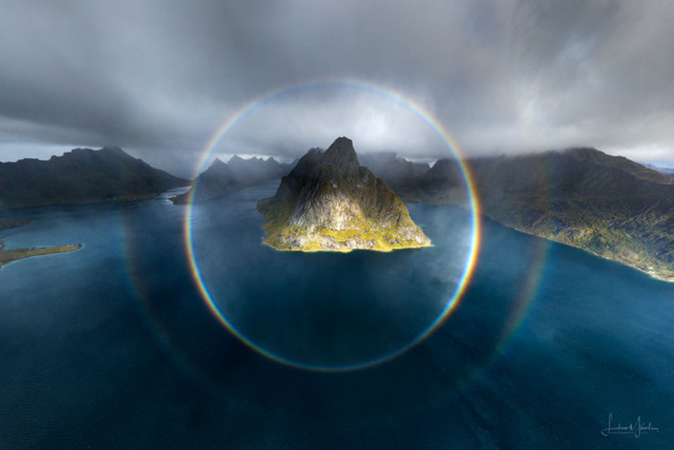 待譯-APOD20221127-FullCircleRainbow_Moesch_960.jpg