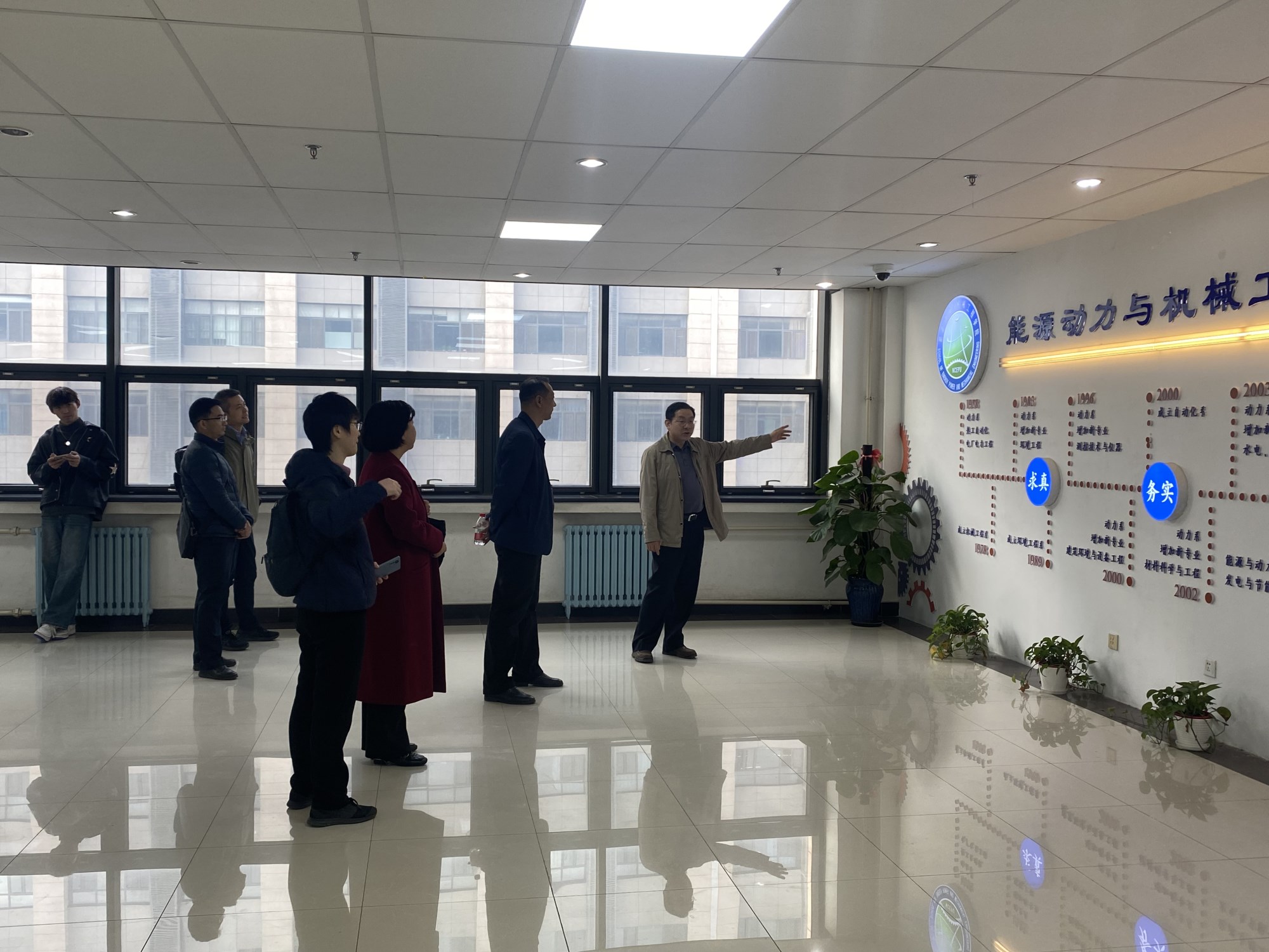 講述學(xué)院發(fā)展沿革.jpg