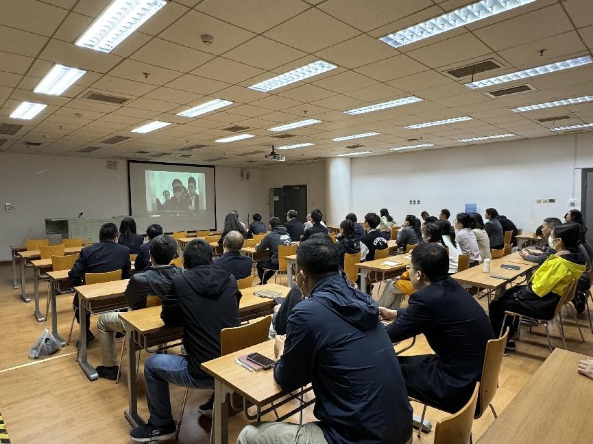 天文館黨委組織黨員觀看警示教育片.jpg