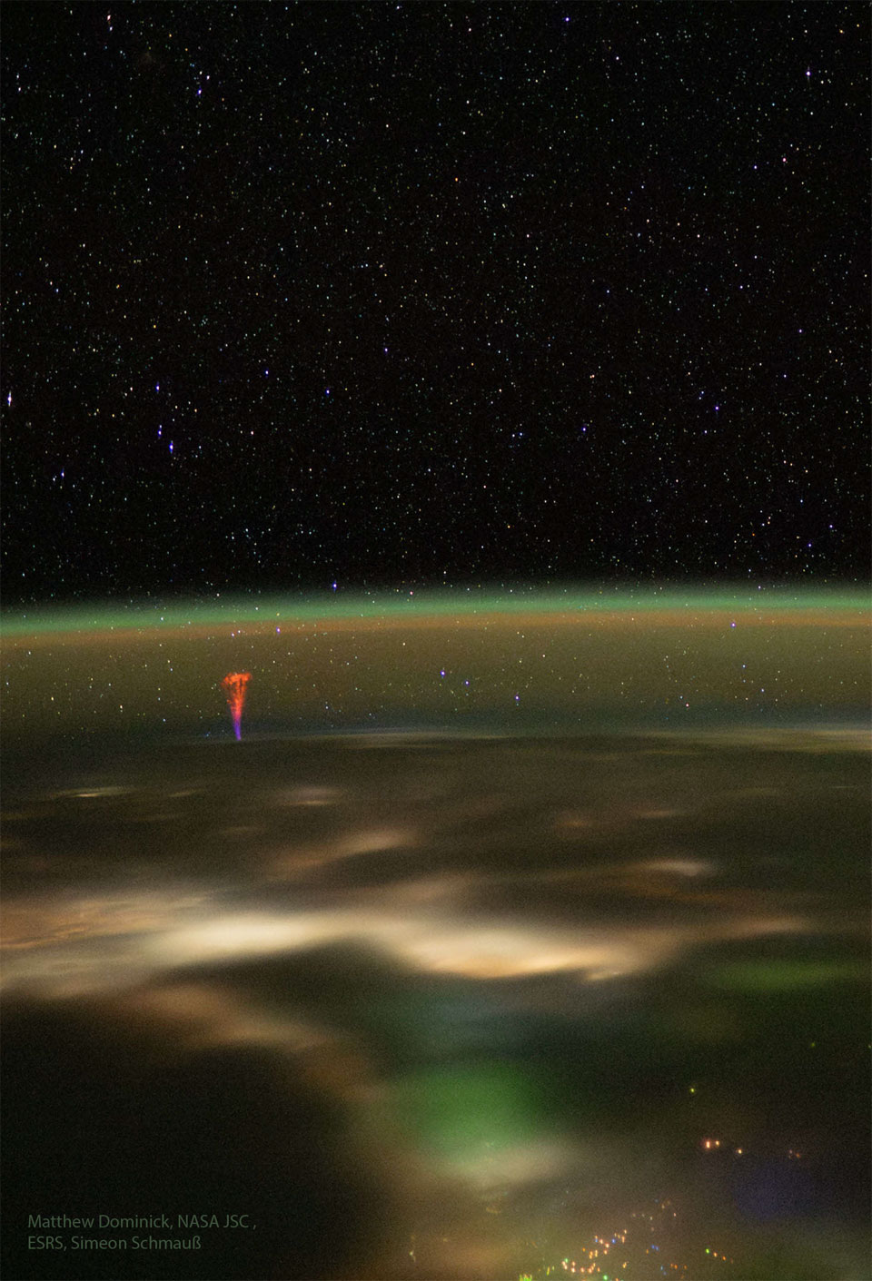 APOD20240812-從國際空間站上拍攝的巨大噴流.jpg