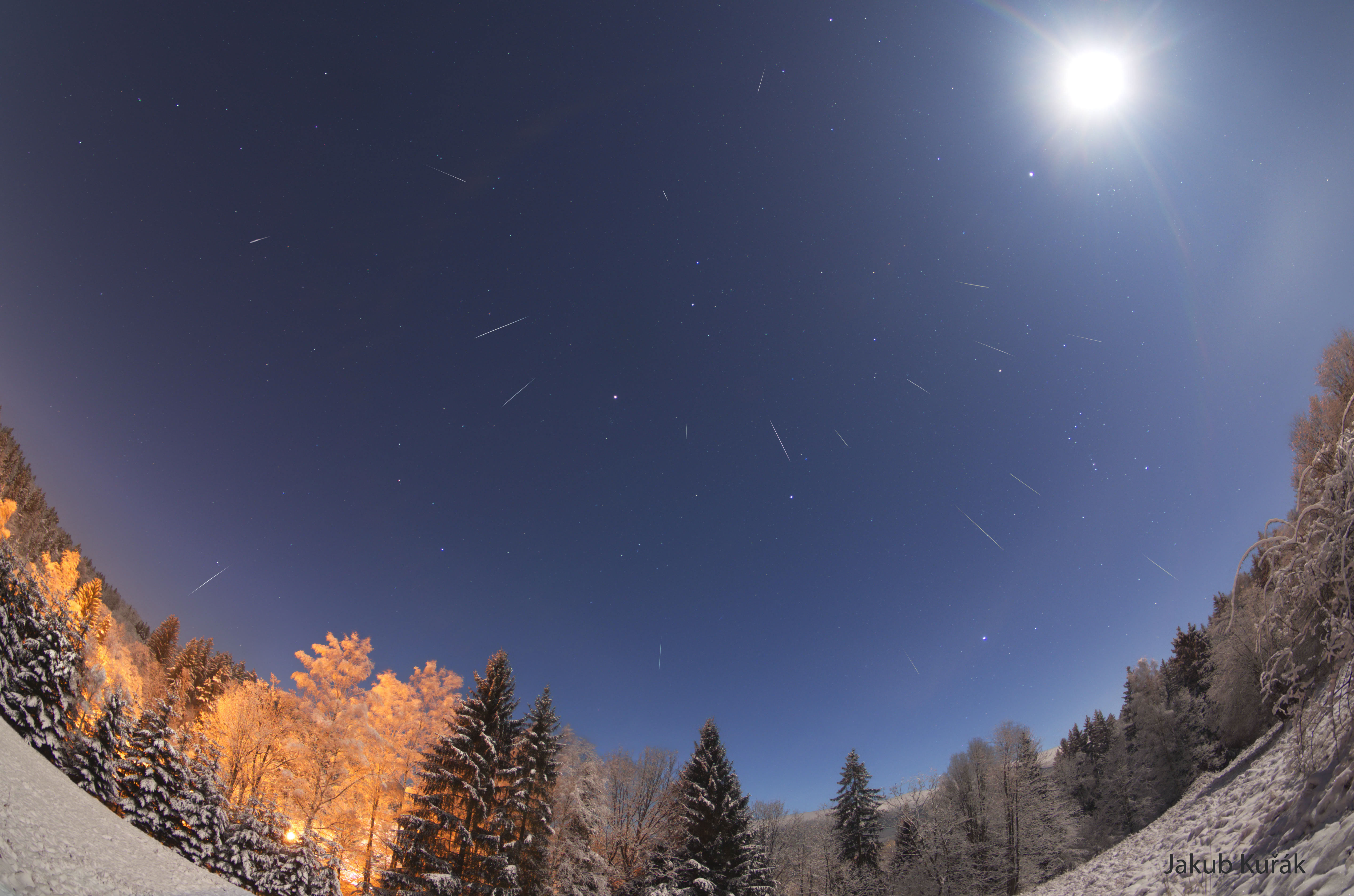 待譯-APOD20241215-Geminids_Kurak_5757.jpg