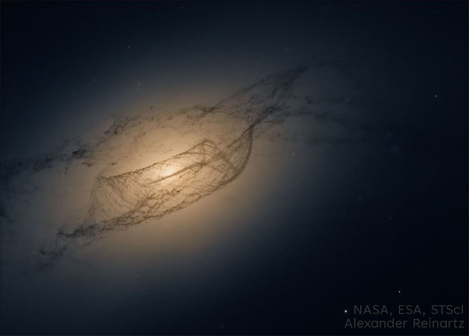 20241231NGC 4753的扭曲星盤(pán).jpg