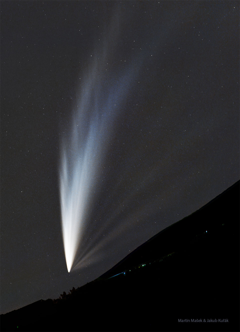 待譯-APOD20250126-AtlasParanal_Kurak_960.jpg